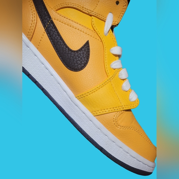 Jordan Retro 1 Mens Sz 9 University Gold - Picture 3 of 4